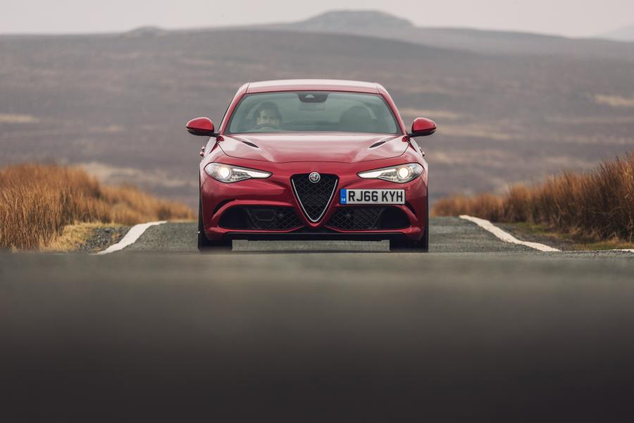  Alfa Romeo Giulia Quadrifoglio (952) 2016 года  (UK) (фото 9 из 40)